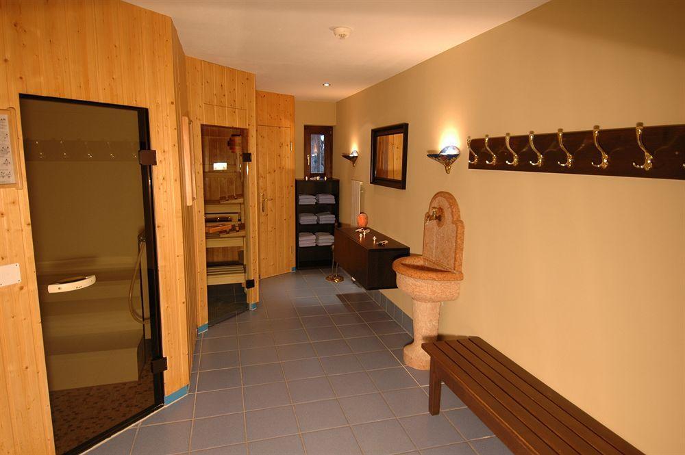 Waldpark Hotel Garni Самнаун Екстериор снимка
