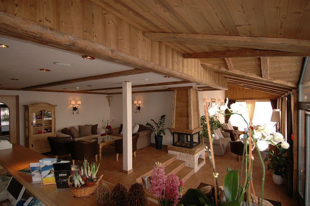 Waldpark Hotel Garni Самнаун Екстериор снимка