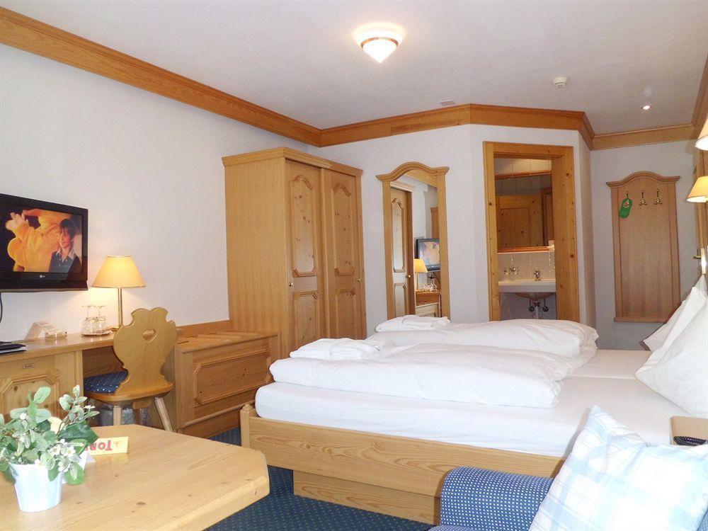 Waldpark Hotel Garni Самнаун Екстериор снимка