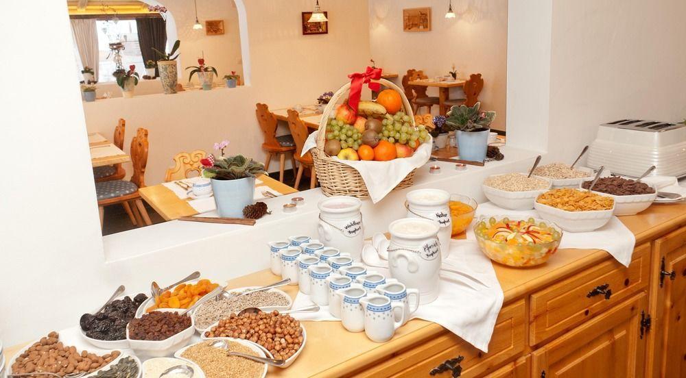 Waldpark Hotel Garni Самнаун Екстериор снимка