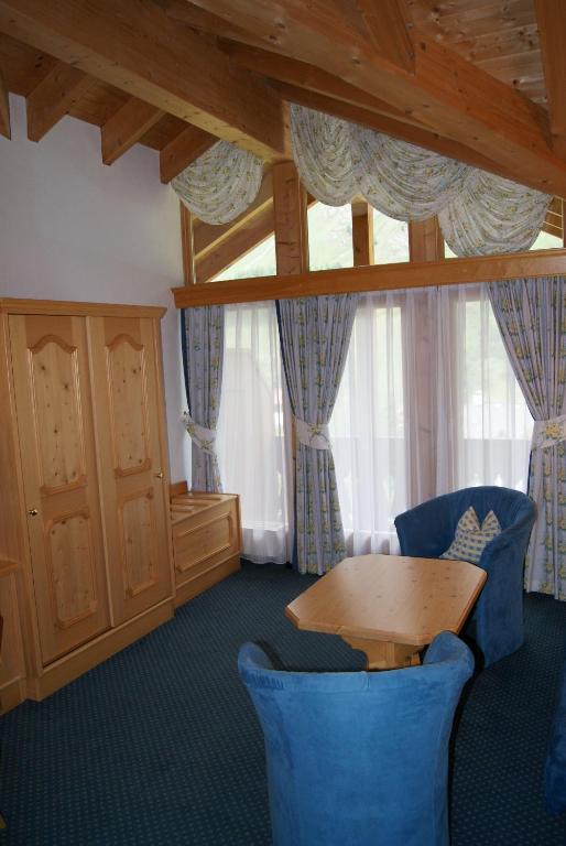 Waldpark Hotel Garni Самнаун Стая снимка
