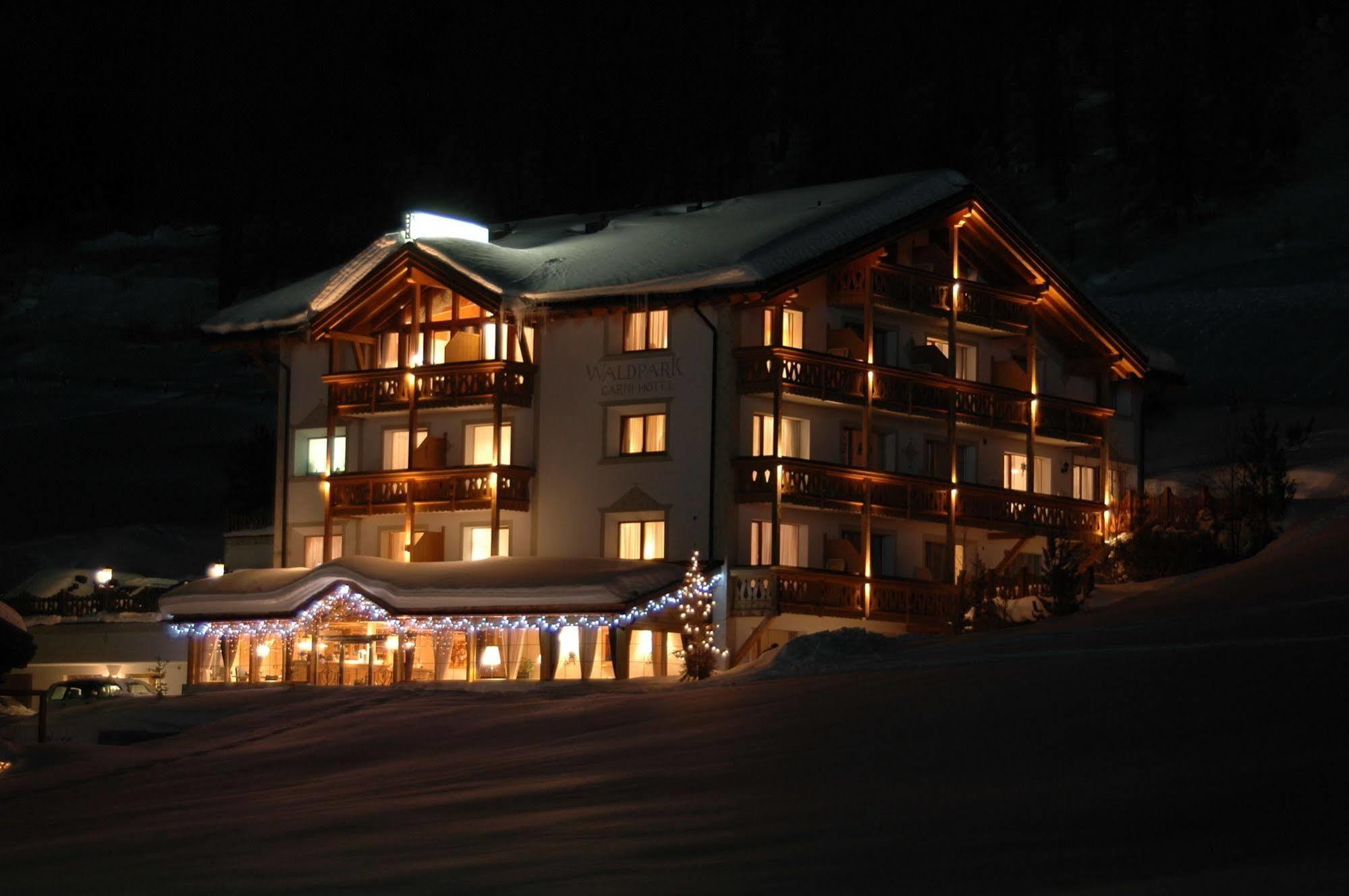 Waldpark Hotel Garni Самнаун Екстериор снимка